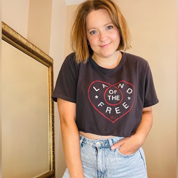 3/$25 🖤 Life is Good Cropped Tee - Picture 3 of 3